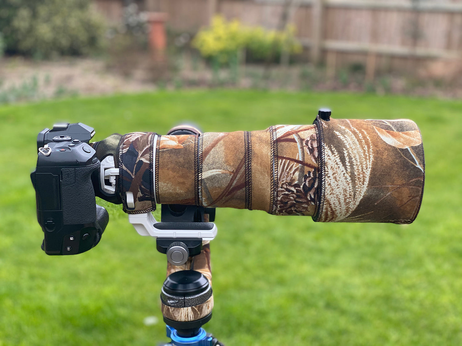 Olympus OM 150 400 Neoprene Lens Cover