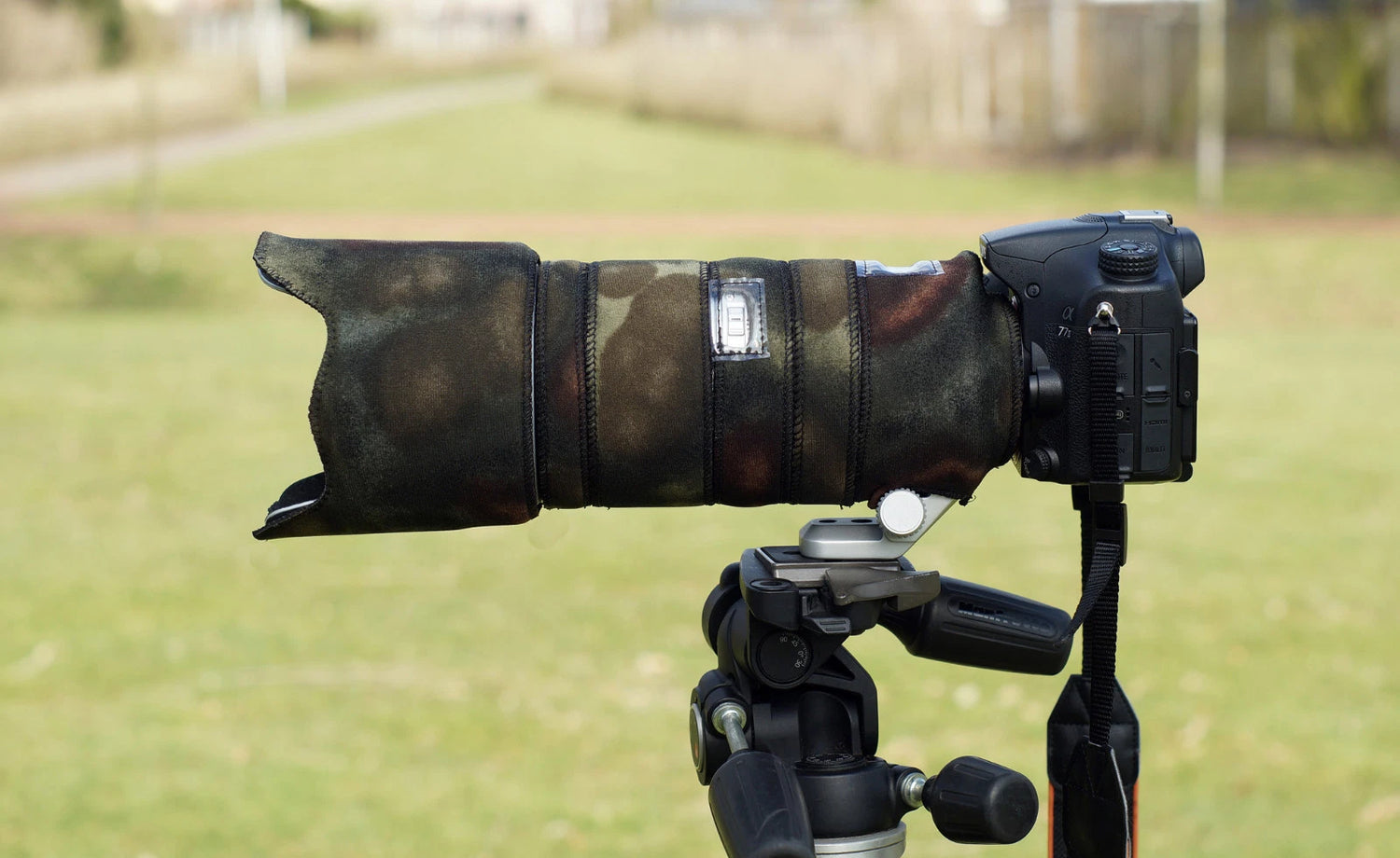 Sony 70-400 G SSM Neoprene Lens Cover Silver Lens
